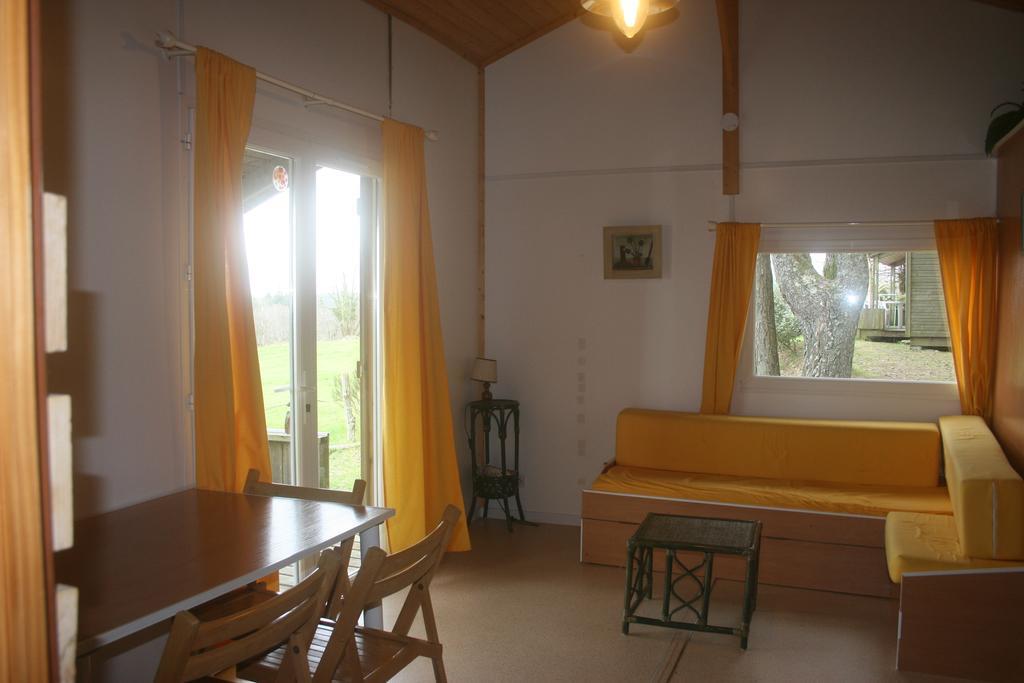 La Ptite Ferme De Caro Hotel Meyrignac-lʼÉglise Екстериор снимка